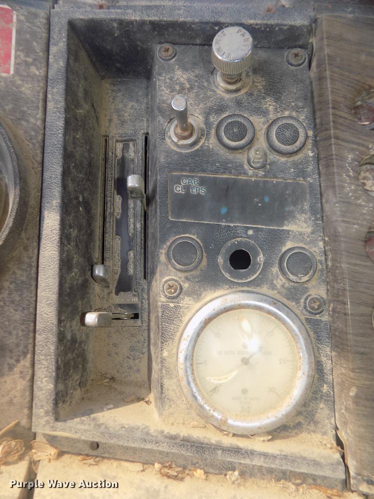 image for item DD2804 1976 Ford LT8000 dump truck