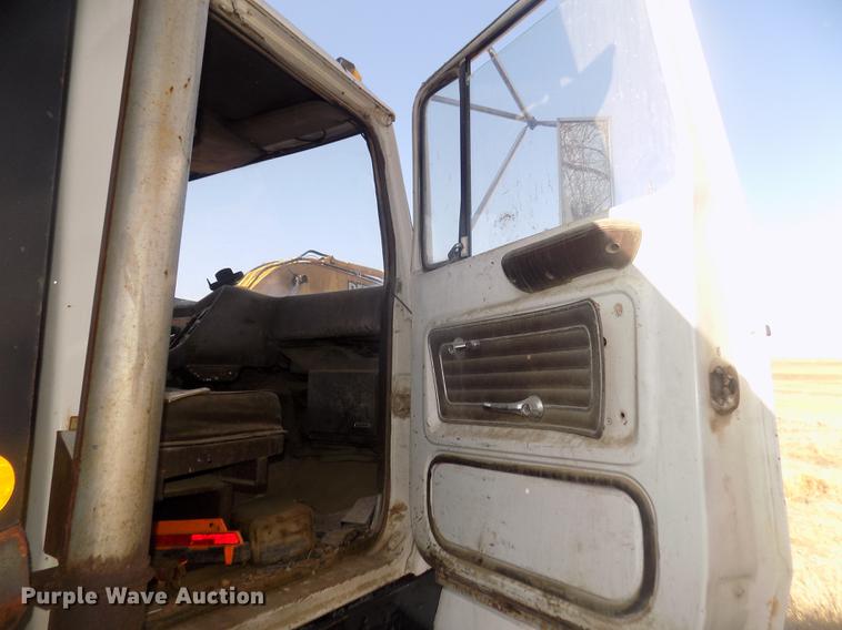 image for item DD2804 1976 Ford LT8000 dump truck