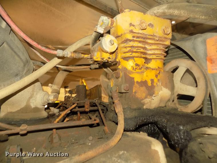 image for item DD2804 1976 Ford LT8000 dump truck