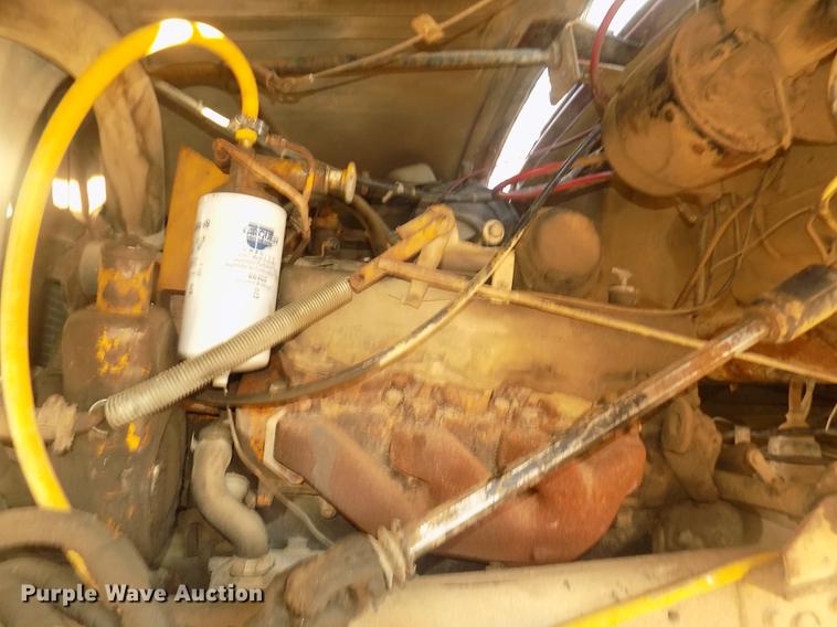 image for item DD2804 1976 Ford LT8000 dump truck