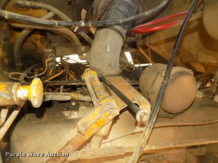 image for item DD2804 1976 Ford LT8000 dump truck