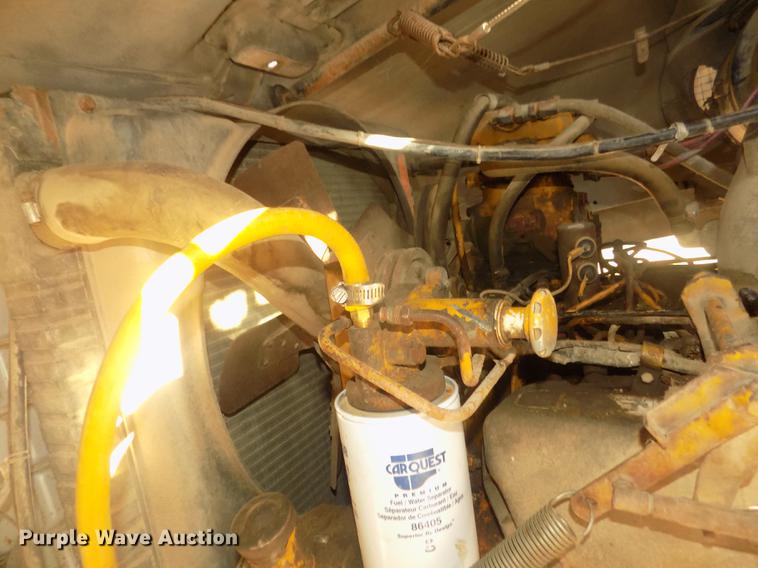 image for item DD2804 1976 Ford LT8000 dump truck