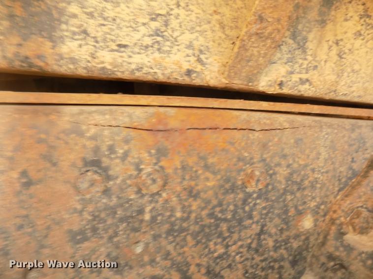 image for item DD2804 1976 Ford LT8000 dump truck