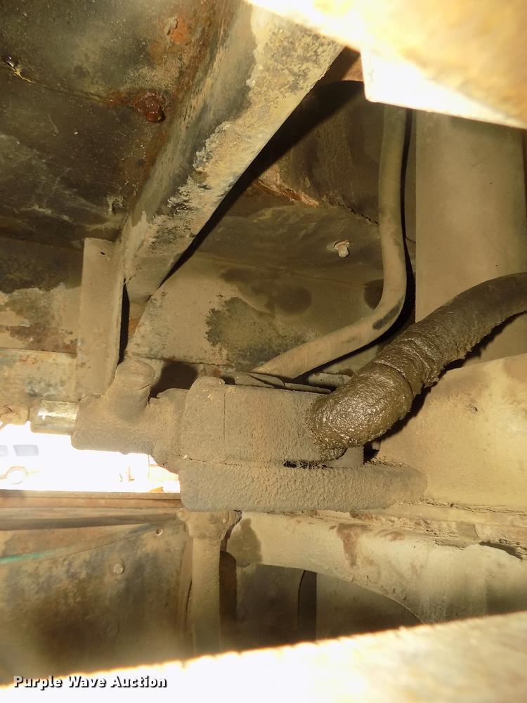 image for item DD2804 1976 Ford LT8000 dump truck