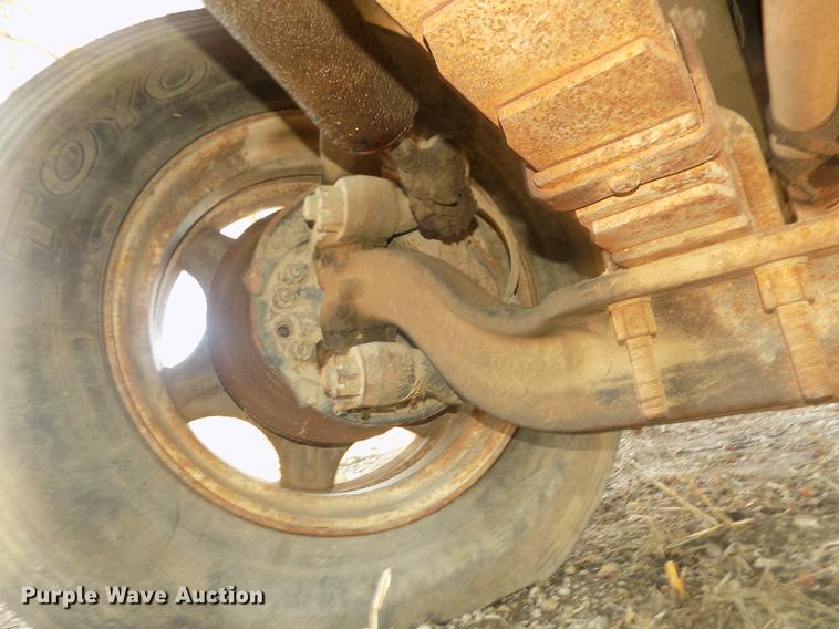 image for item DD2804 1976 Ford LT8000 dump truck