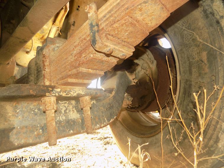 image for item DD2804 1976 Ford LT8000 dump truck