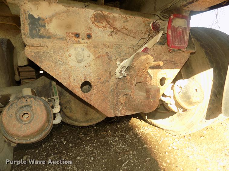 image for item DD2804 1976 Ford LT8000 dump truck