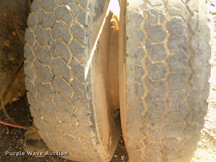 image for item DD2804 1976 Ford LT8000 dump truck