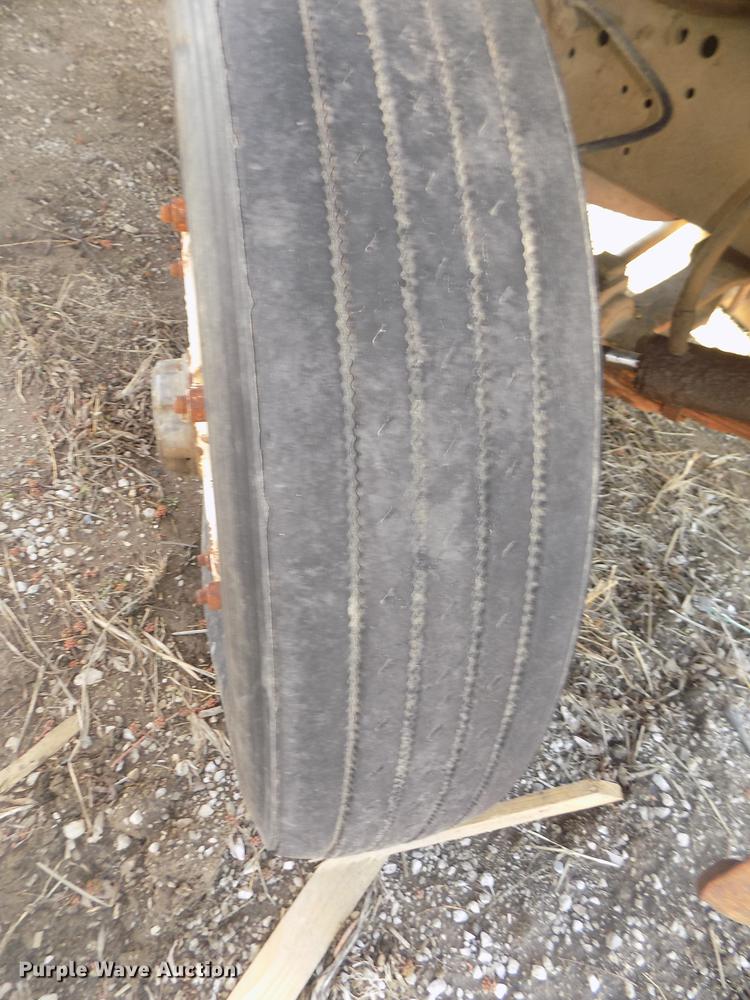 image for item DD2804 1976 Ford LT8000 dump truck