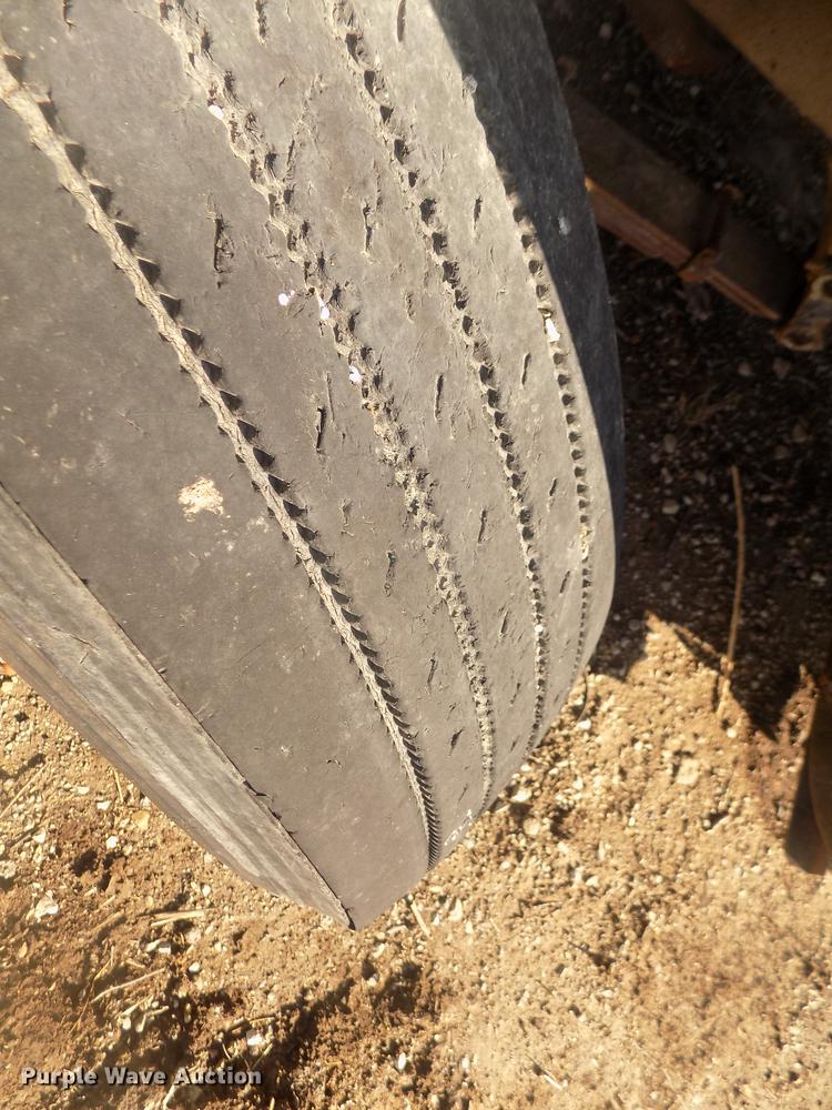 image for item DD2804 1976 Ford LT8000 dump truck