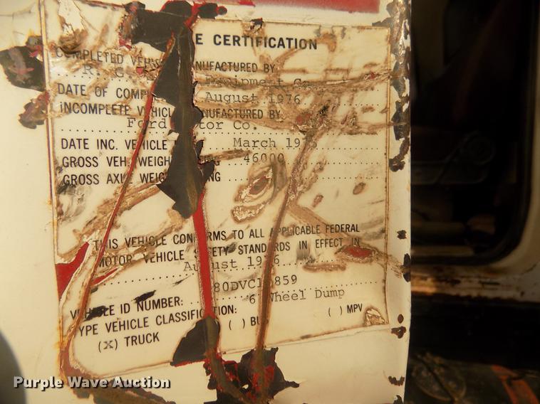 image for item DD2804 1976 Ford LT8000 dump truck