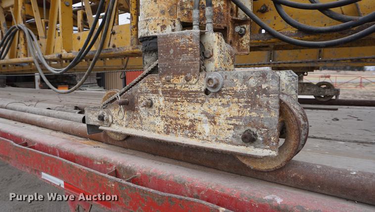 image for item DE3209 Gomaco C450 bridge deck finisher