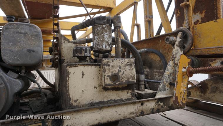 image for item DE3209 Gomaco C450 bridge deck finisher