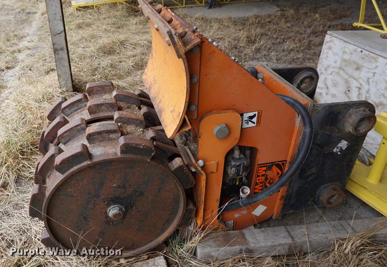 image for item DE3210 MBW plate compactor