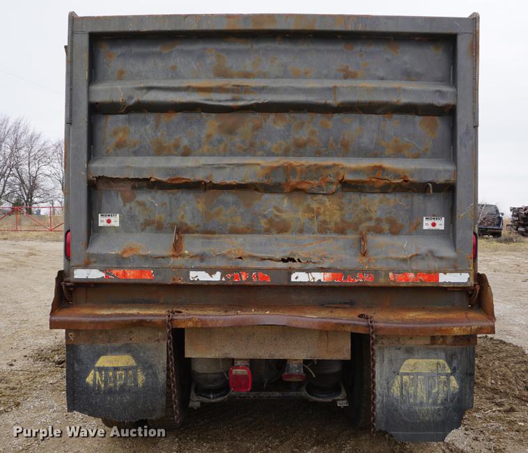 image for item DE3224 1989 Ford LTL9000 dump truck