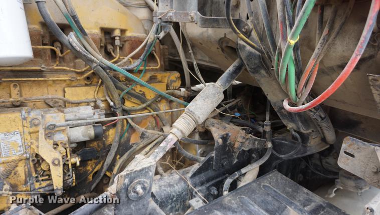 image for item DE3224 1989 Ford LTL9000 dump truck