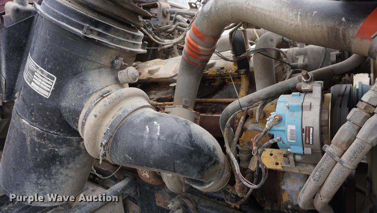 image for item DE3224 1989 Ford LTL9000 dump truck