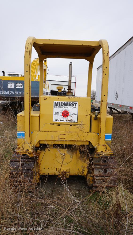 image for item DE3225 1979 International TD7E dozer