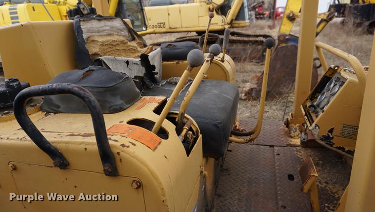 image for item DE3225 1979 International TD7E dozer