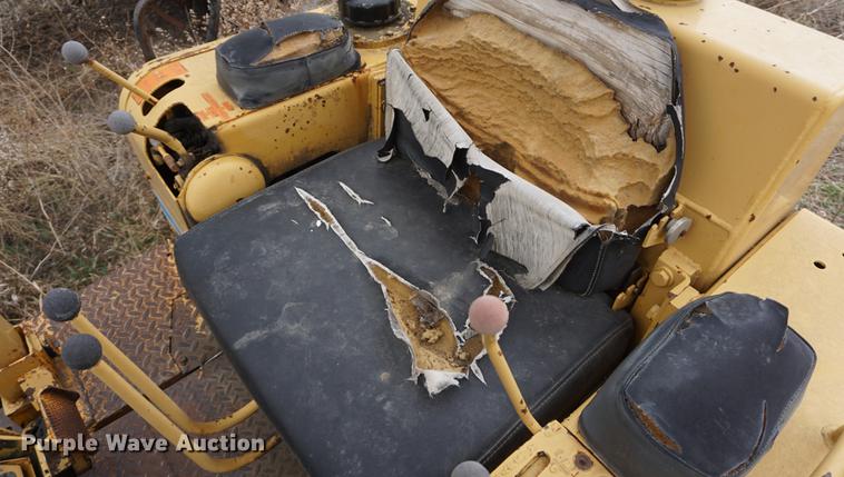 image for item DE3225 1979 International TD7E dozer