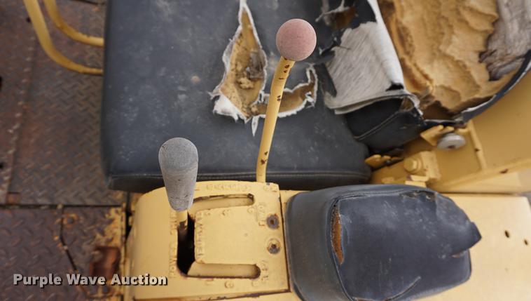 image for item DE3225 1979 International TD7E dozer