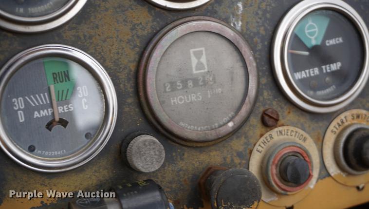 image for item DE3225 1979 International TD7E dozer