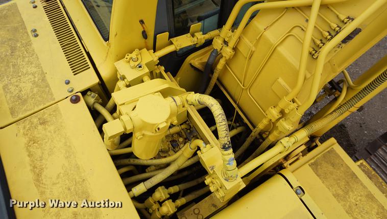 image for item DE3226 1998 Komatsu PC200LC-6E excavator