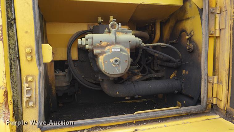 image for item DE3226 1998 Komatsu PC200LC-6E excavator