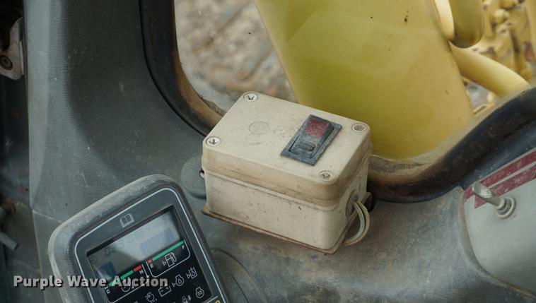 image for item DE3227 1997 Komatsu PC200LC-6LE excavator