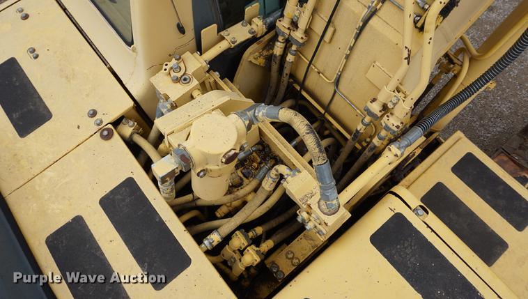 image for item DE3227 1997 Komatsu PC200LC-6LE excavator