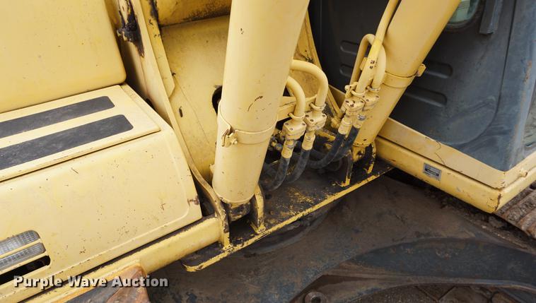 image for item DE3227 1997 Komatsu PC200LC-6LE excavator