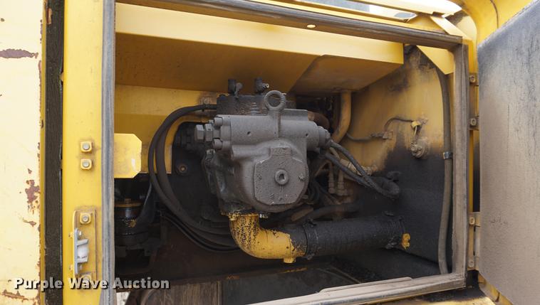 image for item DE3227 1997 Komatsu PC200LC-6LE excavator