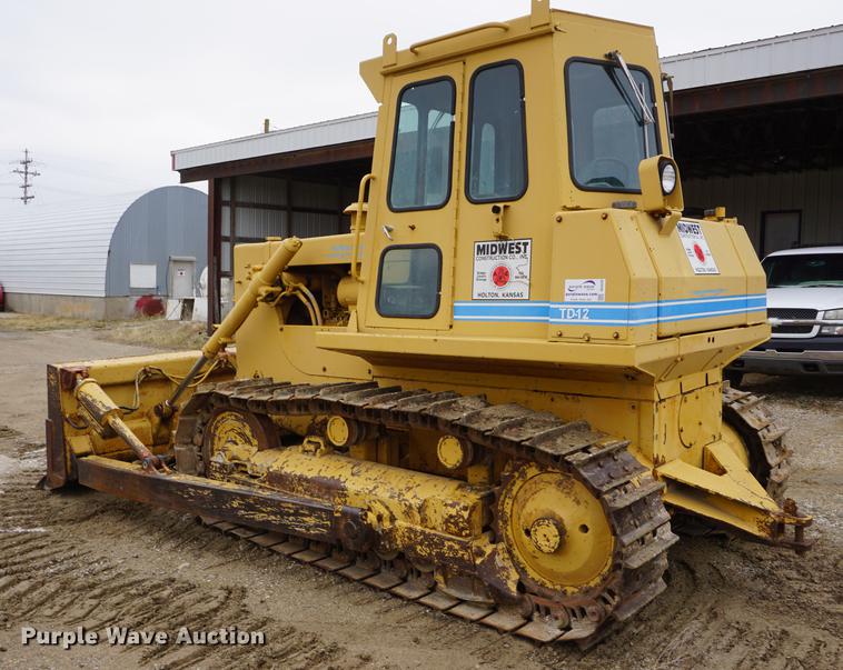 image for item DE3228 1983 International TD12 dozer