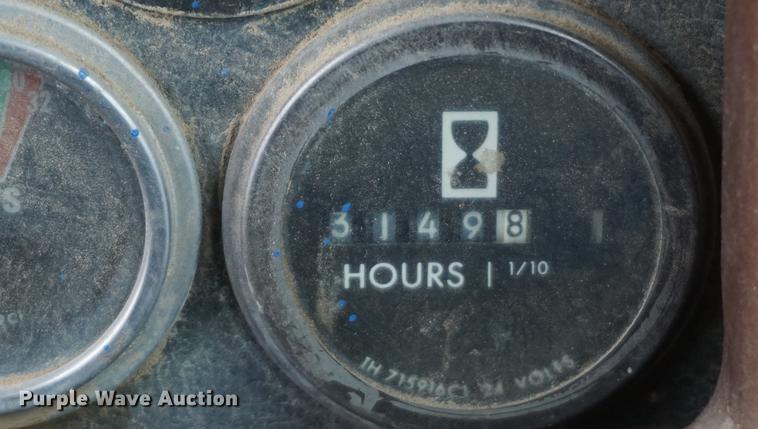 image for item DE3228 1983 International TD12 dozer