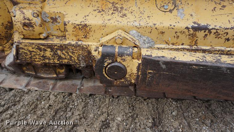 image for item DE3228 1983 International TD12 dozer