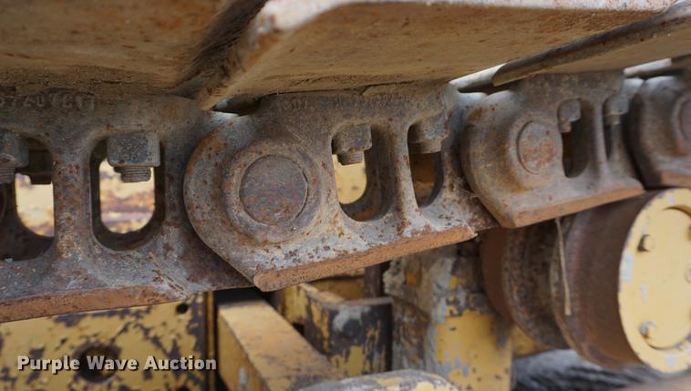image for item DE3228 1983 International TD12 dozer