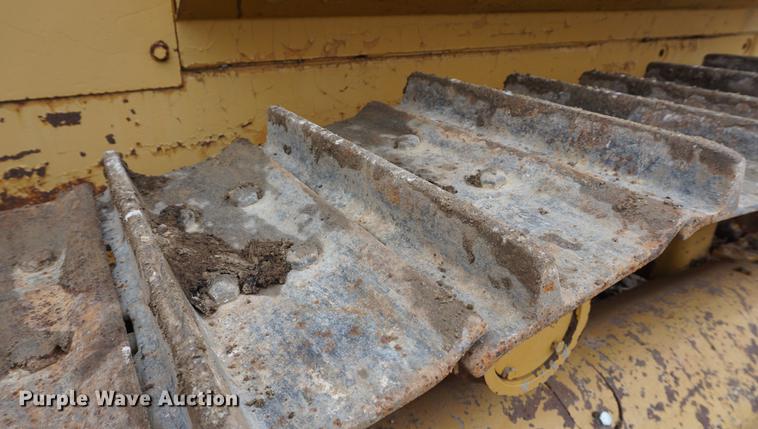 image for item DE3228 1983 International TD12 dozer