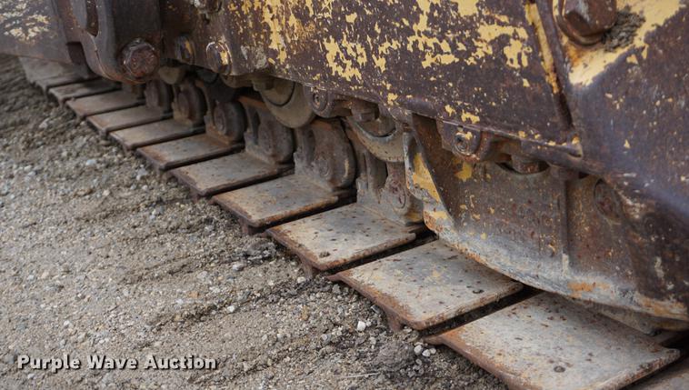 image for item DE3228 1983 International TD12 dozer