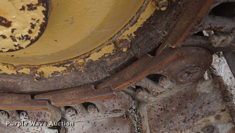 image for item DE3228 1983 International TD12 dozer