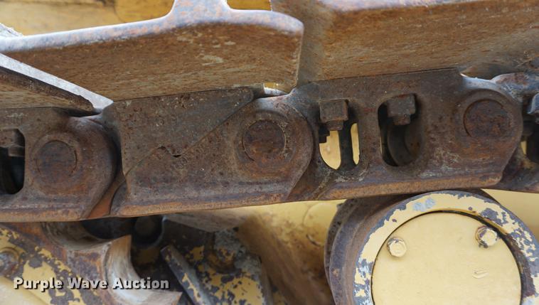 image for item DE3228 1983 International TD12 dozer