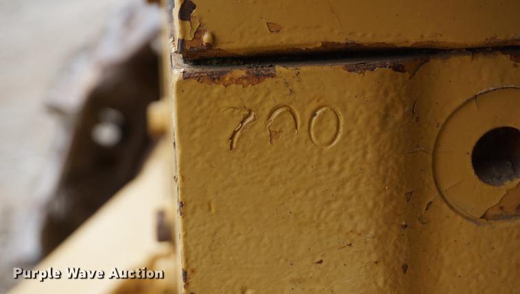 image for item DE3228 1983 International TD12 dozer