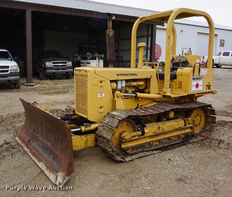image for item DE3229 1979 International TD7E dozer