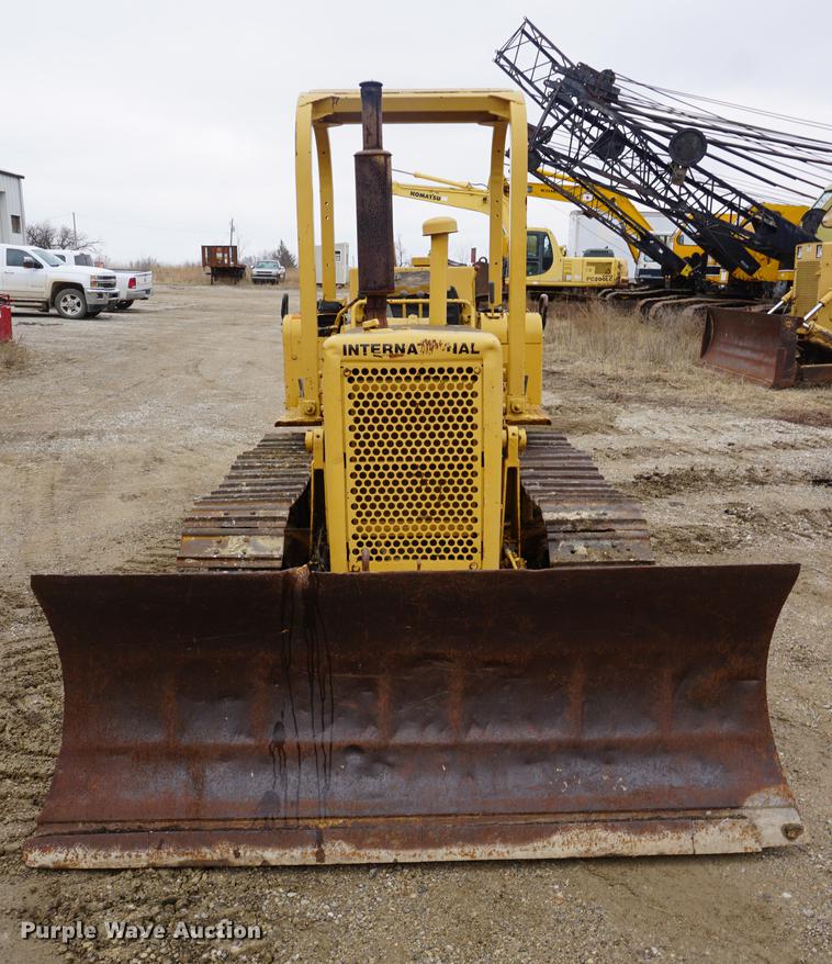image for item DE3229 1979 International TD7E dozer