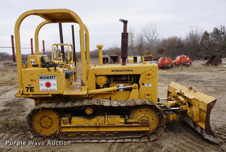 image for item DE3229 1979 International TD7E dozer