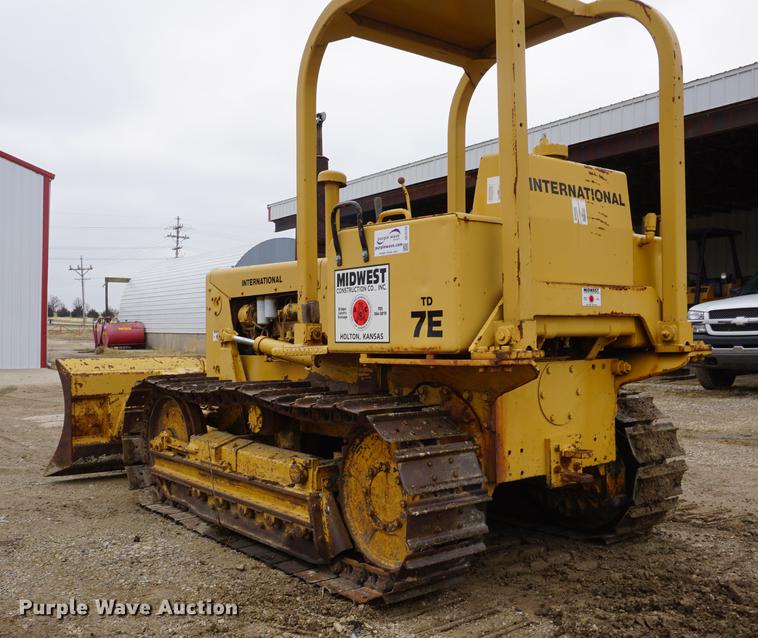 image for item DE3229 1979 International TD7E dozer
