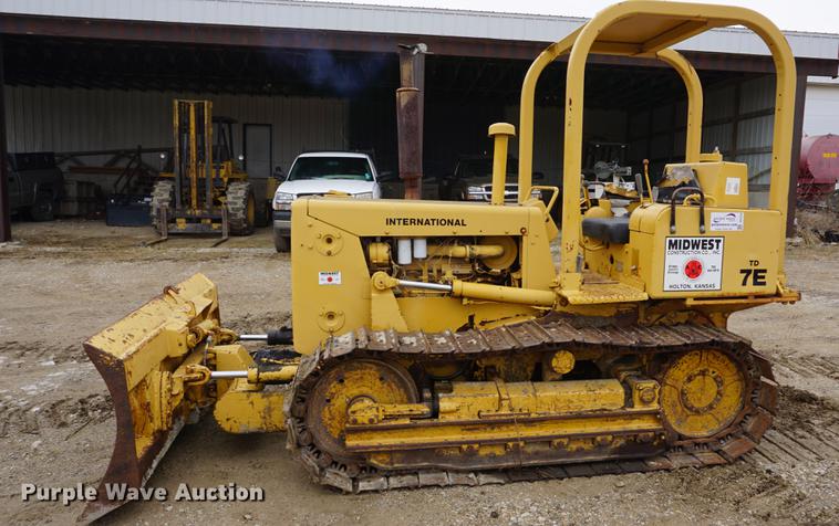 image for item DE3229 1979 International TD7E dozer