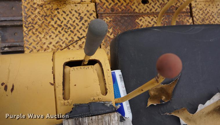 image for item DE3229 1979 International TD7E dozer