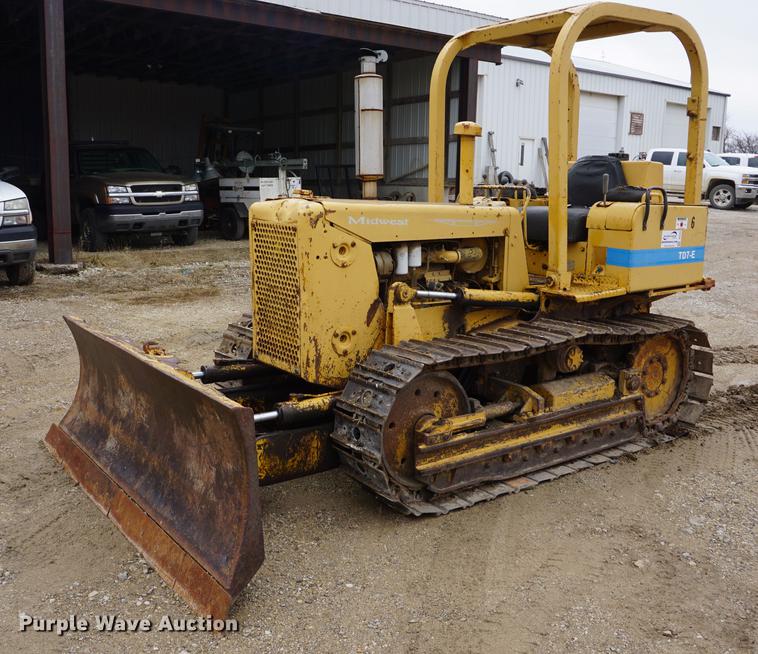 image for item DE3230 1976 International TD7E dozer