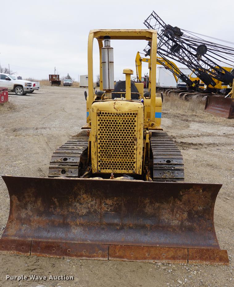 image for item DE3230 1976 International TD7E dozer