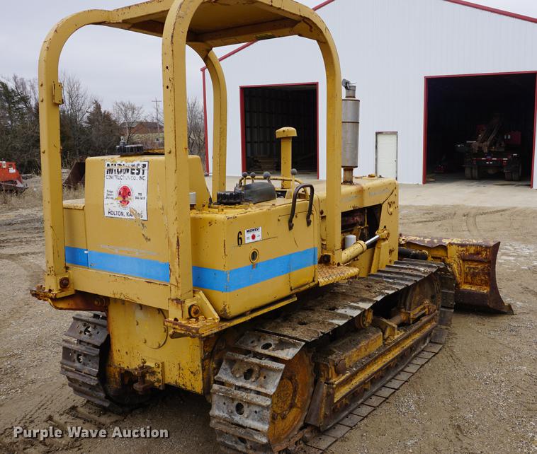 image for item DE3230 1976 International TD7E dozer